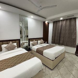 Hotel C G International 2 Minuit Walkable New Delhi Railway Station & Connaught Palace